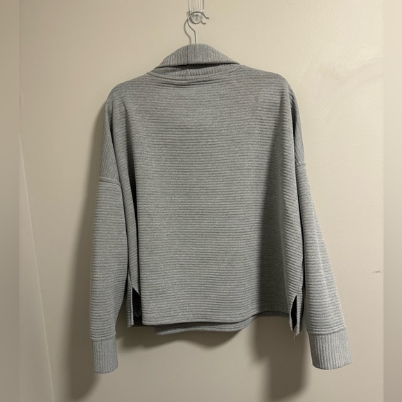 Athletic sweater - Picture 2 of 3